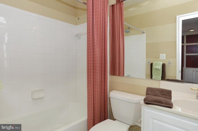 Building Photo - 437 Belmont Bay Dr