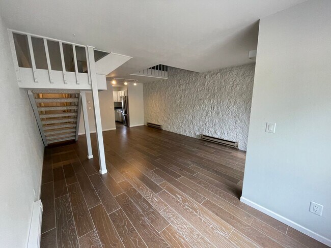 Foto del edificio - Modern 2 Story 2 Bed/1.5 Bath Condo on Wes...