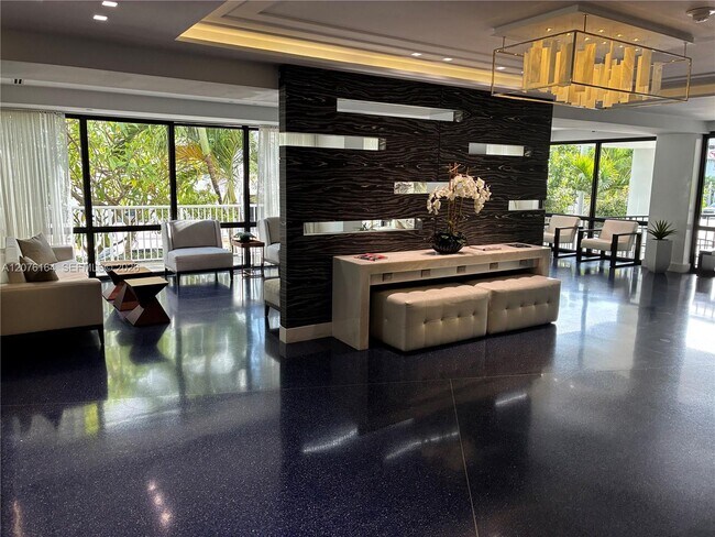 Foto del edificio - 4301 Collins Ave