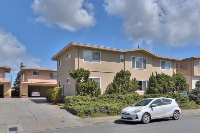 Building Photo - 1726 Sequoia Ave