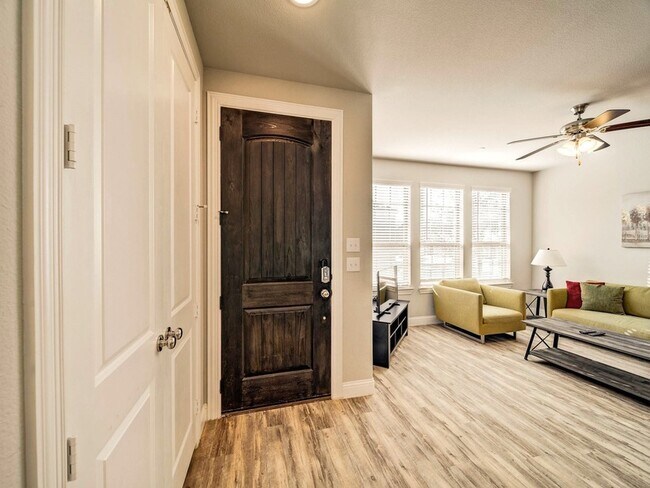 Foto del edificio - 6454 Cristo Ln