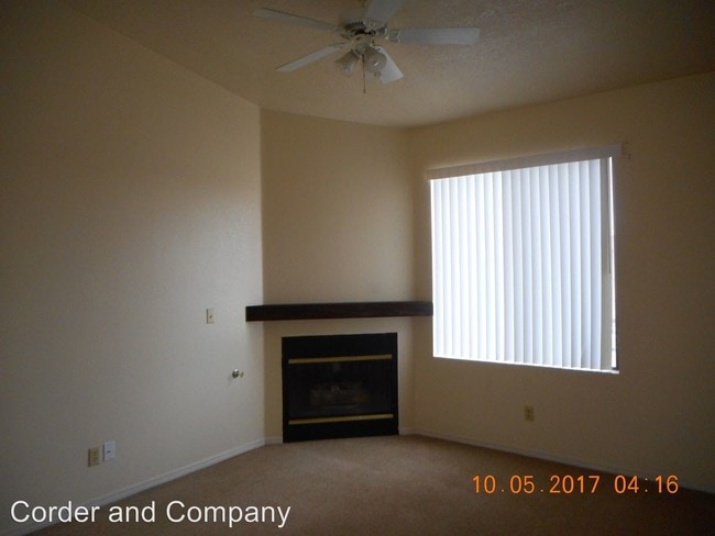 Building Photo - 4312 Sabana Loop SE