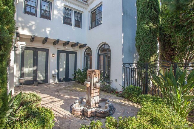 Building Photo - 5130 Meadows Del Mar