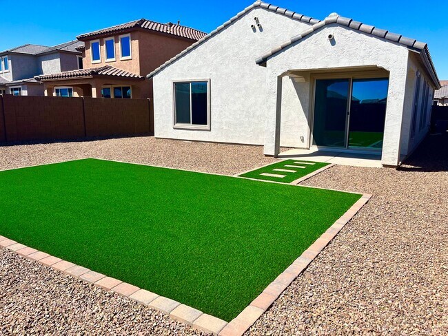 Foto del edificio - Mountainside Living at Canyon Views! 4 bed...