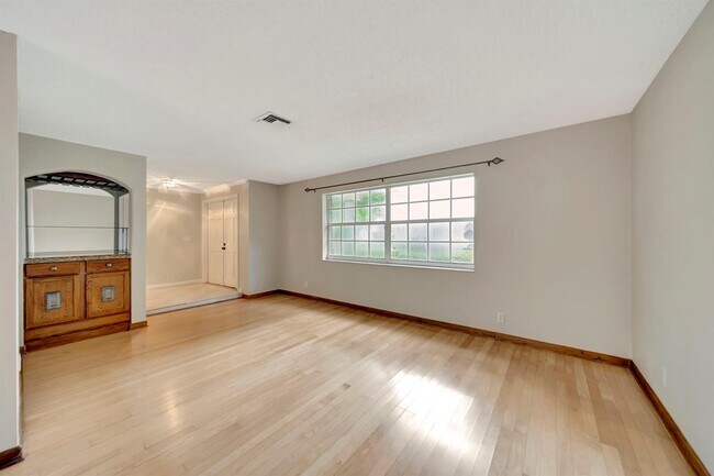 Building Photo - 7040 SW 18th St