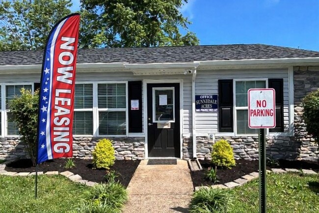 Building Photo - Sunnydale Acres - 2 Bed, 1 Bath - NO WAITLIST