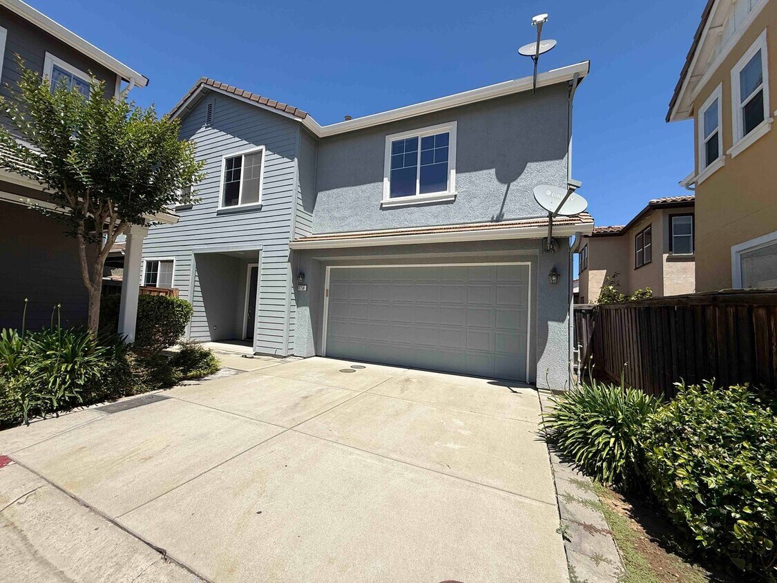 Foto principal - Great 3 Bedroom In Elk Grove