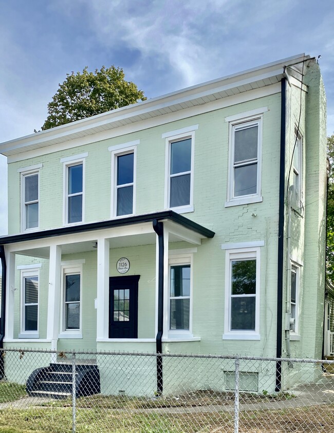 Building Photo - 1126 Deutz Ave