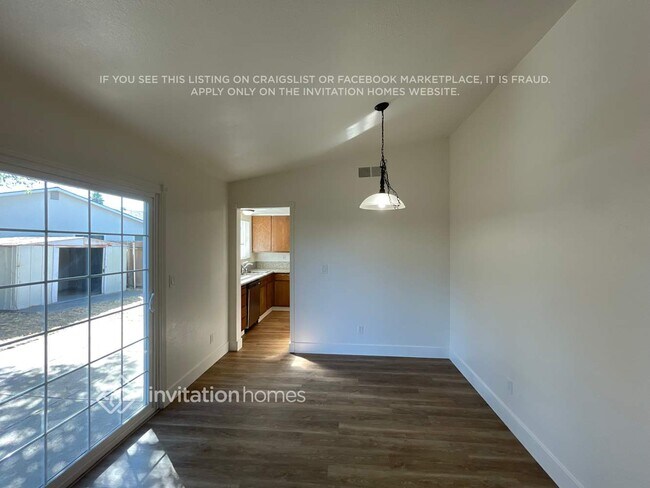 Foto del edificio - 7401 Blackthorne Way