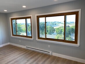Building Photo - 31 Faywood Ave