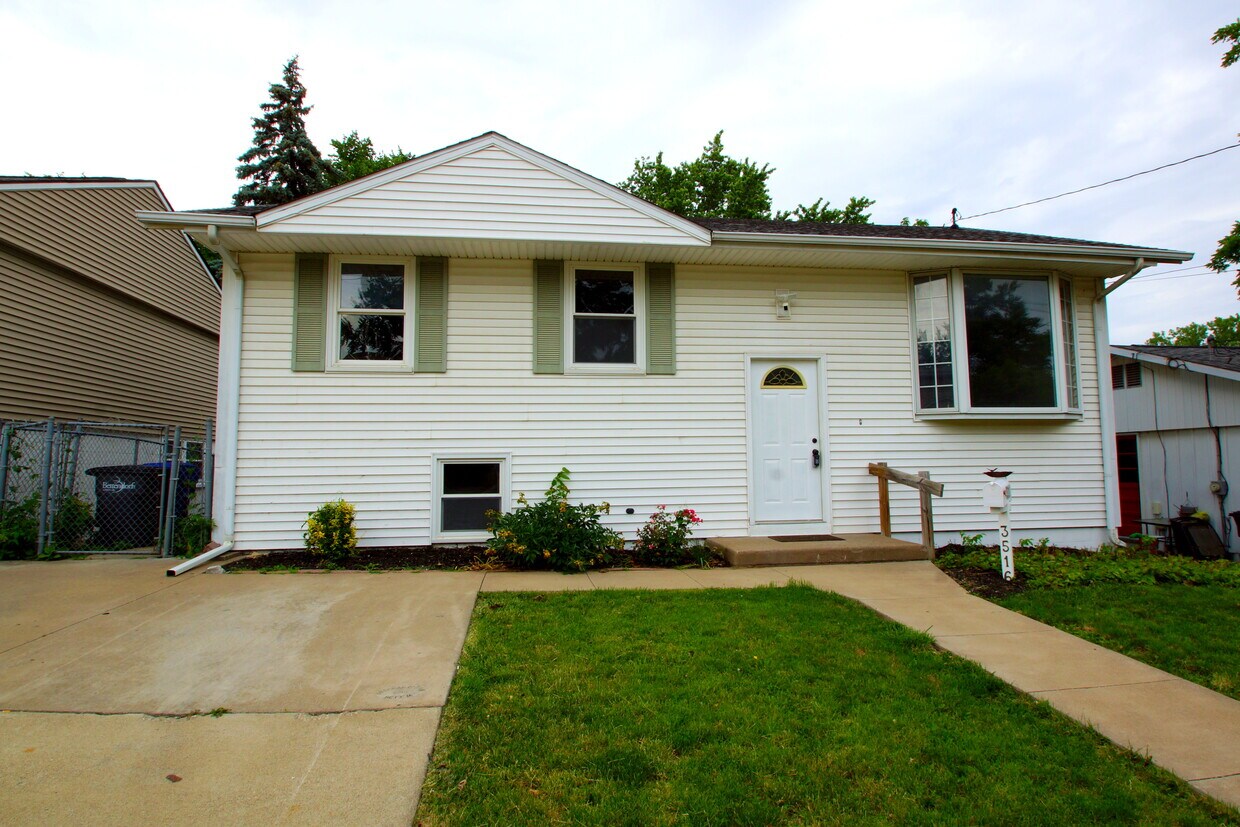 Foto principal - 3516 Central Ave
