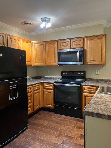 Building Photo - 2 bedroom/2 bathroom Townhome in a great l...