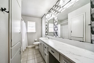 Building Photo - 610 S Belknap St