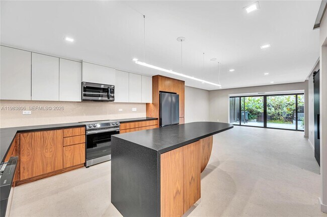 Foto del edificio - 2211 NE 122nd St