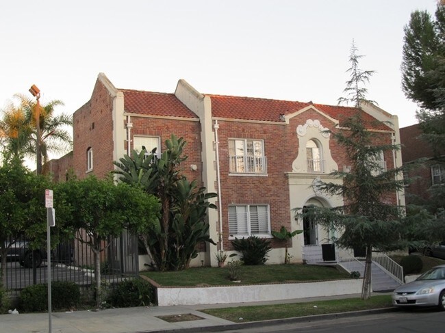 Foto del edificio - 642 Plymouth Blvd