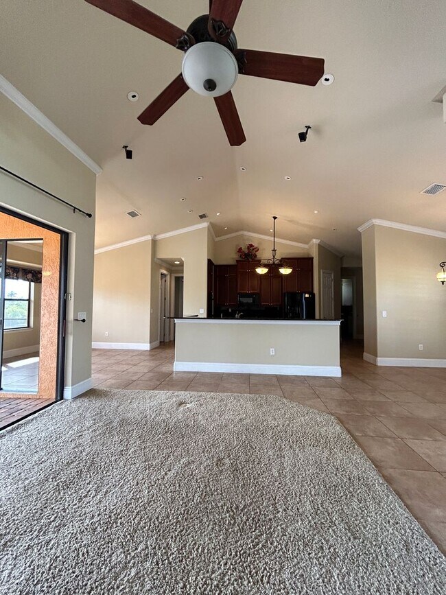 Building Photo - Welcome Home To This 3-Bedroom, 2-Bath, 2-...