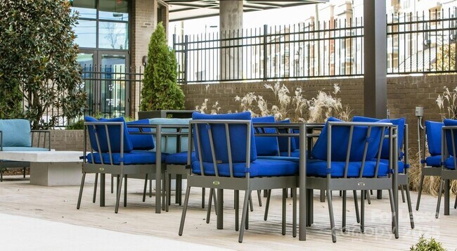 Foto del edificio - 145 New Bern St