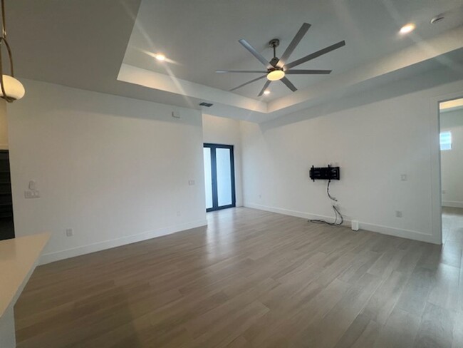 Building Photo - ? For Rent: Stunning 3 Bedroom, 2 Bath Poo...