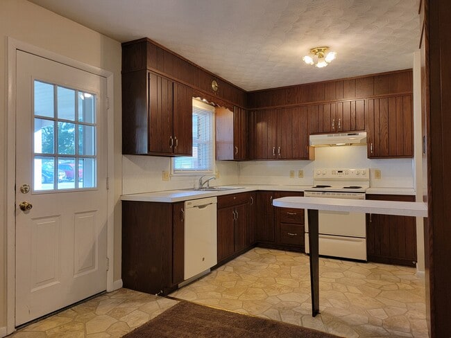 Building Photo - 457 W Main Ave