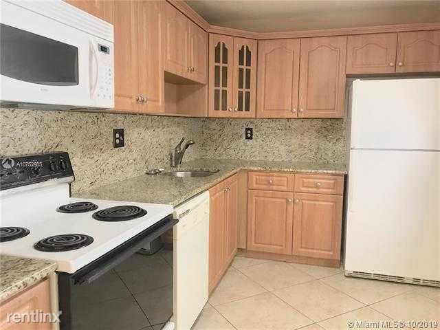 Building Photo - 3 br, 2 bath Condo - 8287 SW 128th St 108