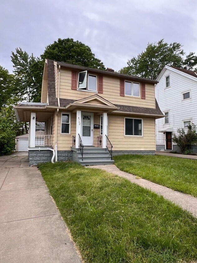 Primary Photo - 4702 Burleigh Rd