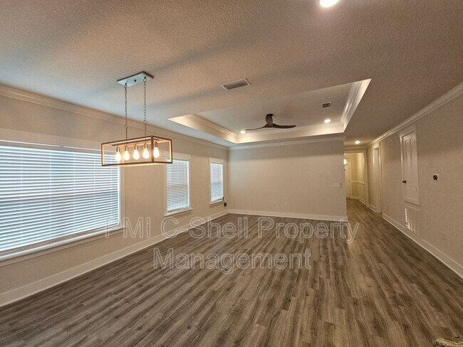 Foto del edificio - 6047 Twenty One Oaks Dr