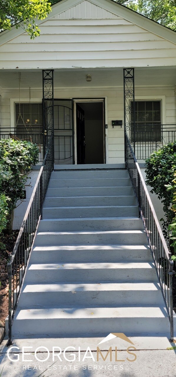 Building Photo - 2837 Blount St