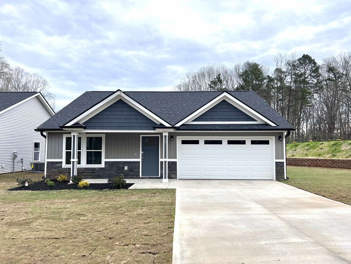 Primary Photo - 30 Creekside Ln