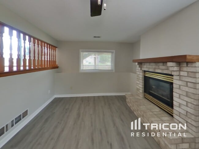 Building Photo - 9389 Jareau Ave S