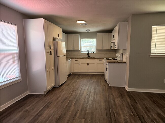 Foto del edificio - 1508 Carver Ave