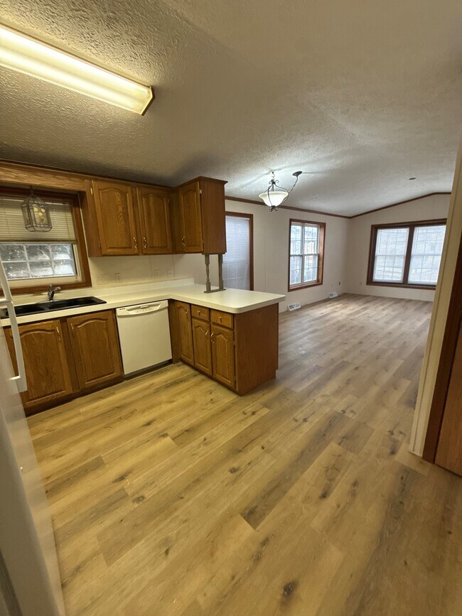 Foto del edificio - 145 Terri Dr