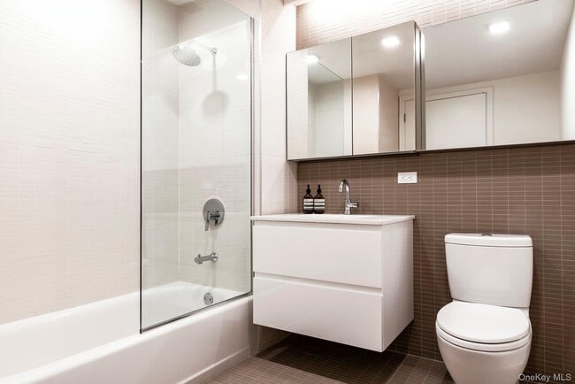 Building Photo - 37-40-40 27th St