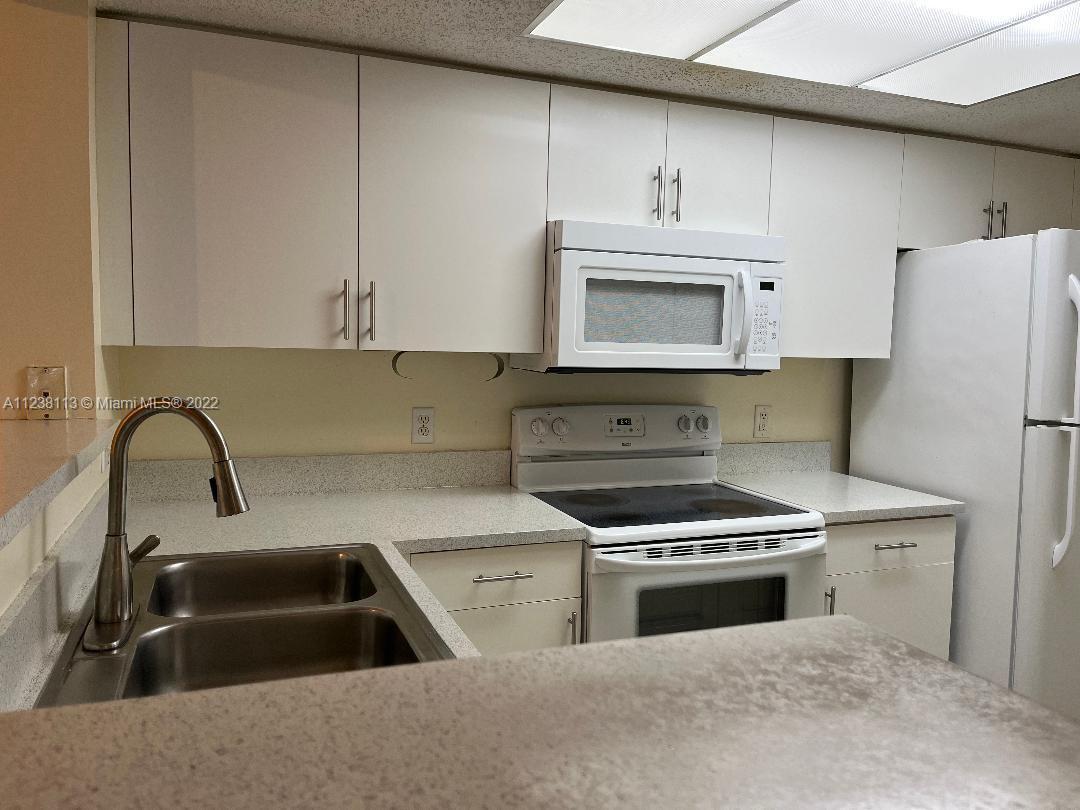 Foto principal - 5045 Wiles Rd