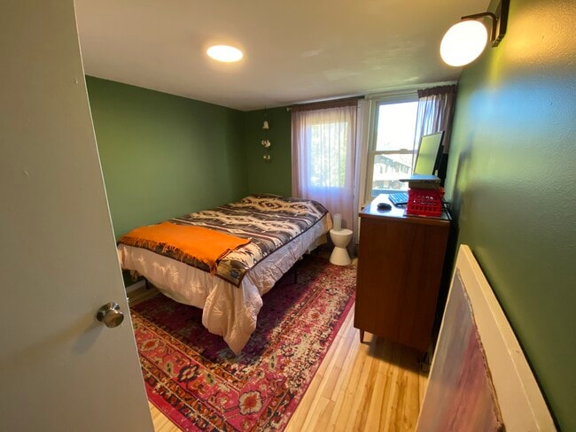 Building Photo - 136 Lance Ln