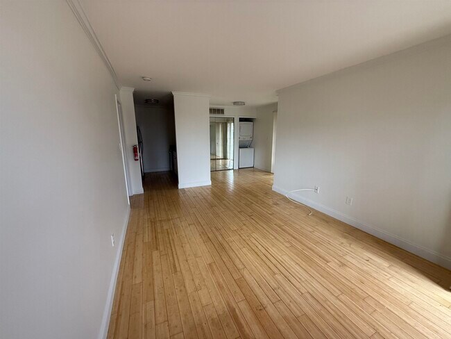 Foto del edificio - 10 Society Hill Dr N