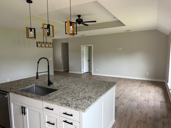 Building Photo - 14008 County Rd 4111