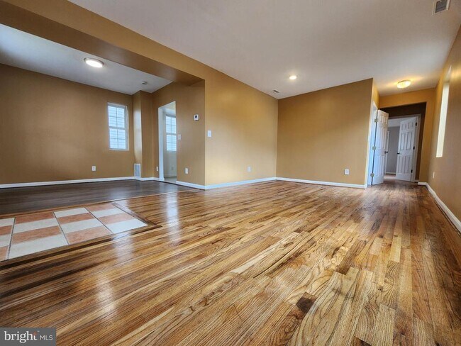 Foto del edificio - 4244 Clay St NE