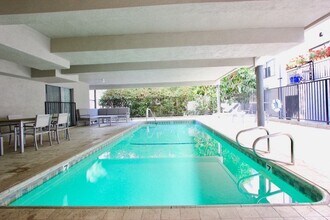 Interior Photo - The Elizabeth