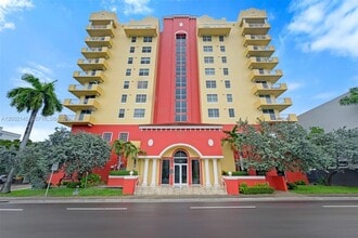 Building Photo - 215 SW 42nd Ave