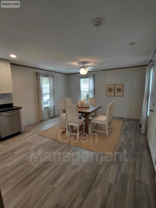 Foto del edificio - 301 Mantle Ave
