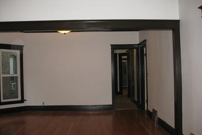 Dining room - 4340 N Wolcott Ave
