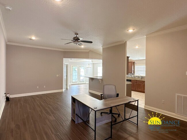 Building Photo - Stunning 3 Bedroom Home in Navarre with La...