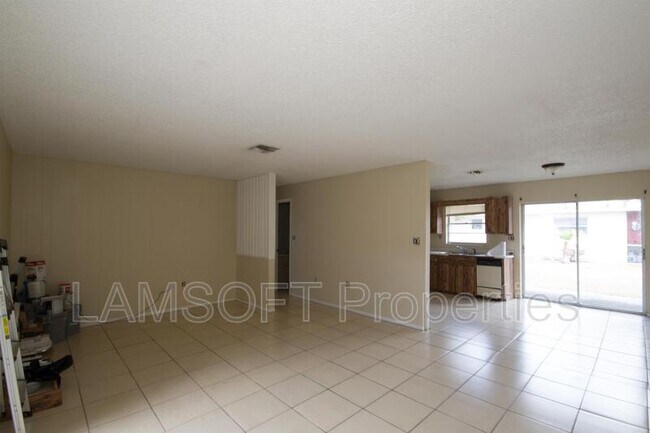 Building Photo - 4521 Leucadendra Dr