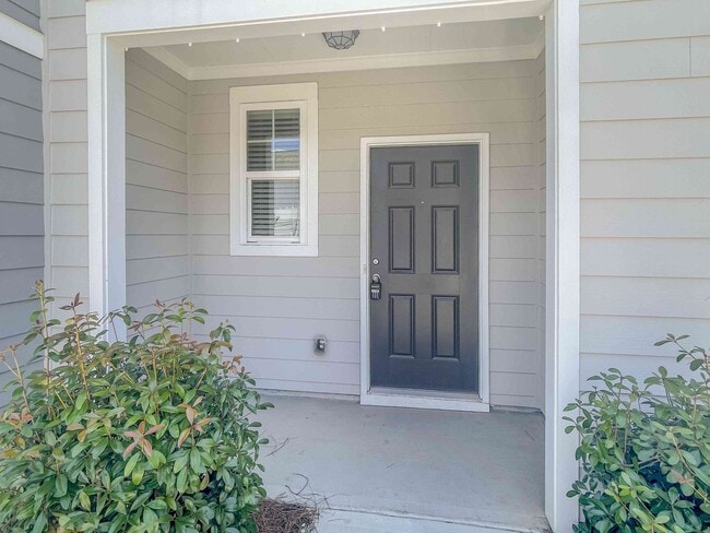 Building Photo - Cartersville Townhome - 3BR/2.5BA