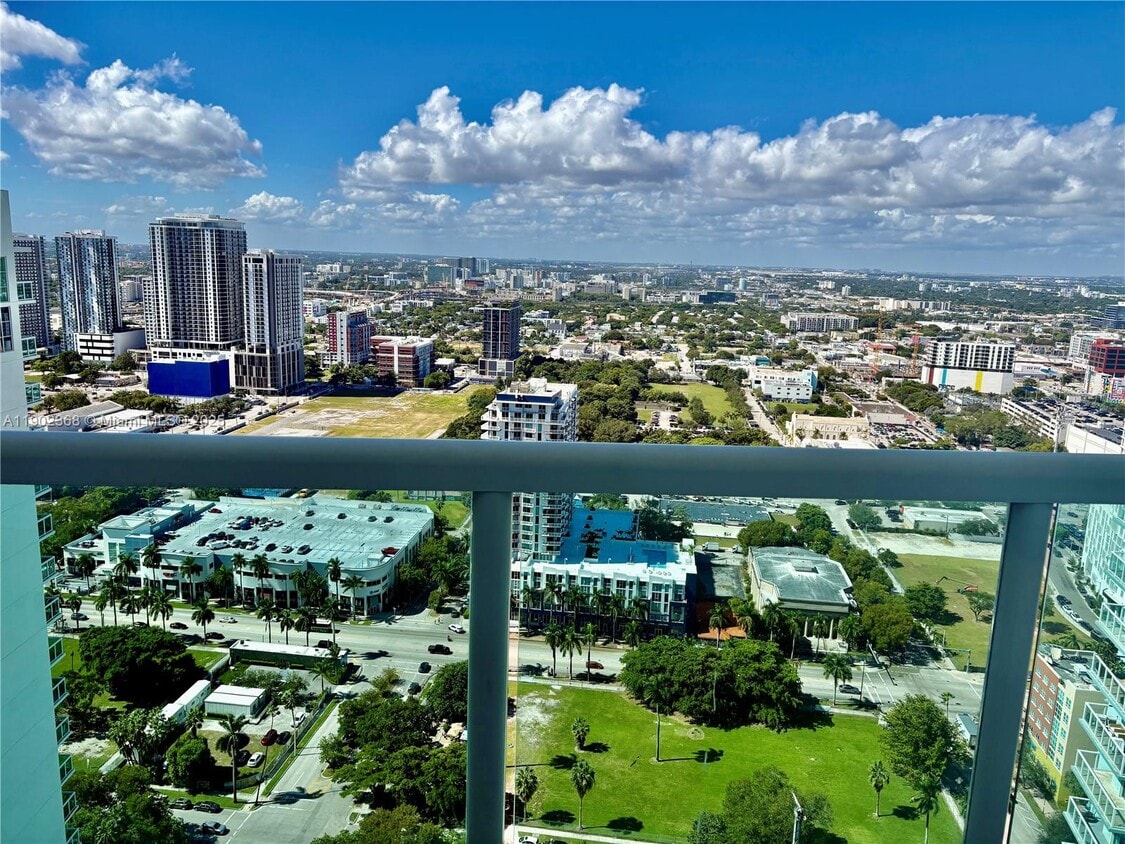 Foto principal - 1800 N Bayshore Dr