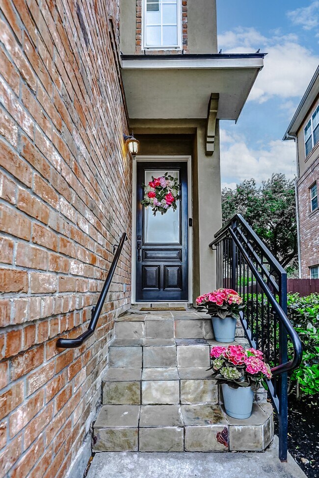 Building Photo - 5 Versante Ct