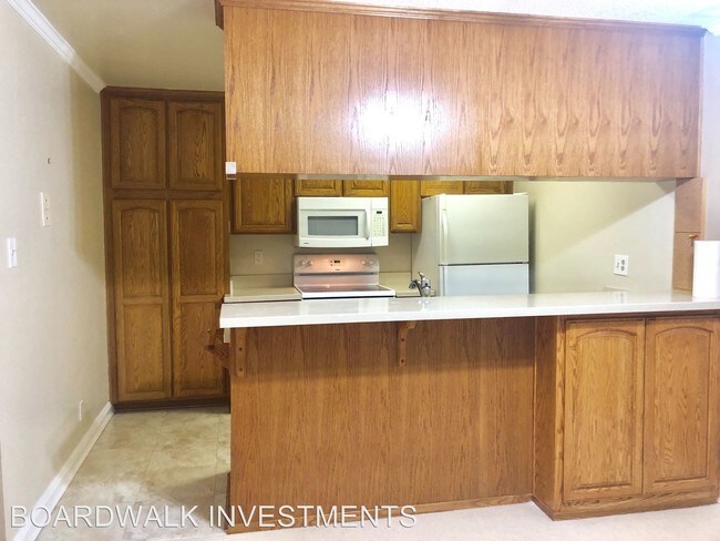 Building Photo - 1 br, 1 bath House - 8230 SHELTER CREEK LANE