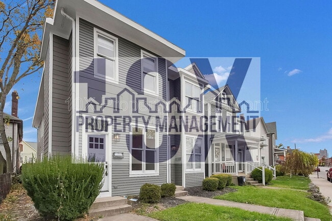 Building Photo - 1116 Summit St