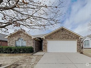 Building Photo - 613 Oak Hollow Trail