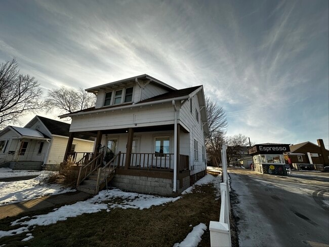 Building Photo - 520 N 1st Ave